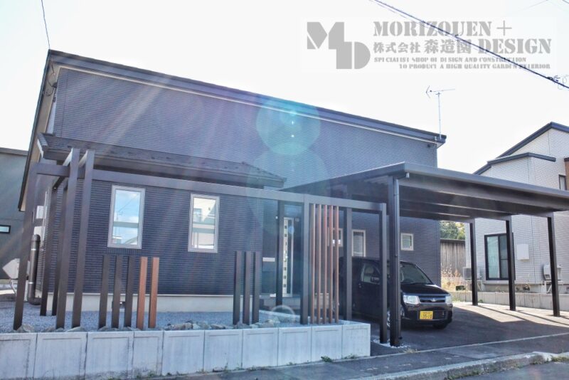 外構リフォーム～MORIZOUEN Style～ 3台用カーポートとアルミフレーム 北海道千歳市[札幌市近郊]